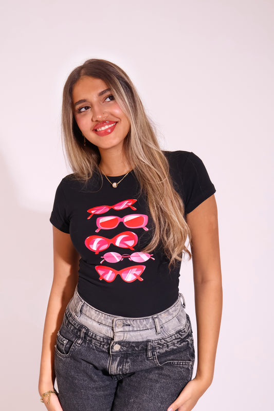 Glasses tee in BLCK